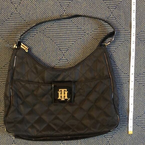 Tommy Hilfiger Bag Black Purse One-Strap Quilted Pattern Material - Picture 11 of 11